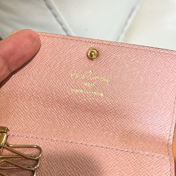 Authentic LV 6 Key holder! Damier ebene with pink inside! - Picture 9 of 17